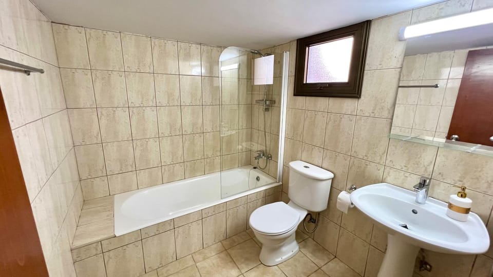 Toilet, Bathroom, Bath, towels