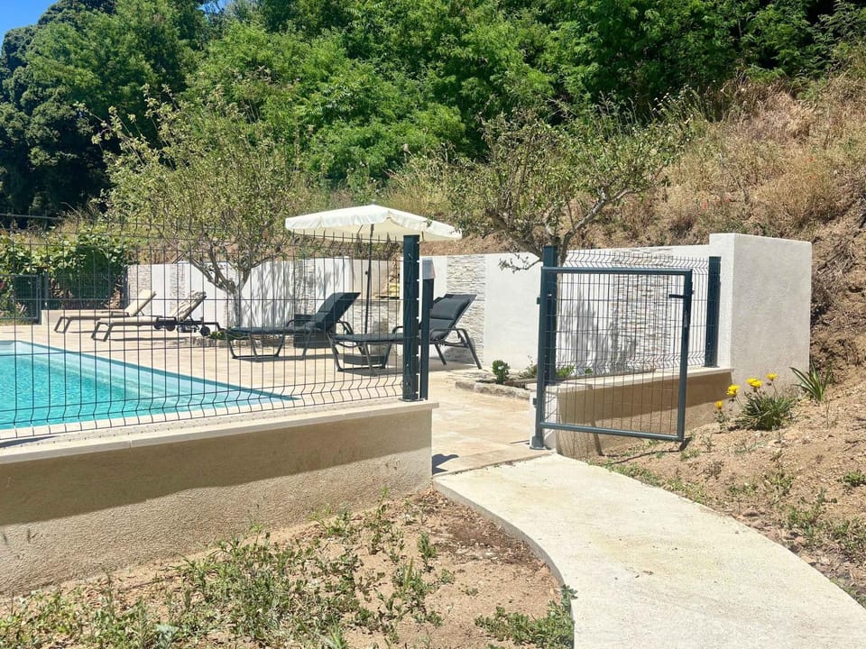 Patio, Day, Mountain view, Pool view, Sea view, Swimming pool, sunbed
