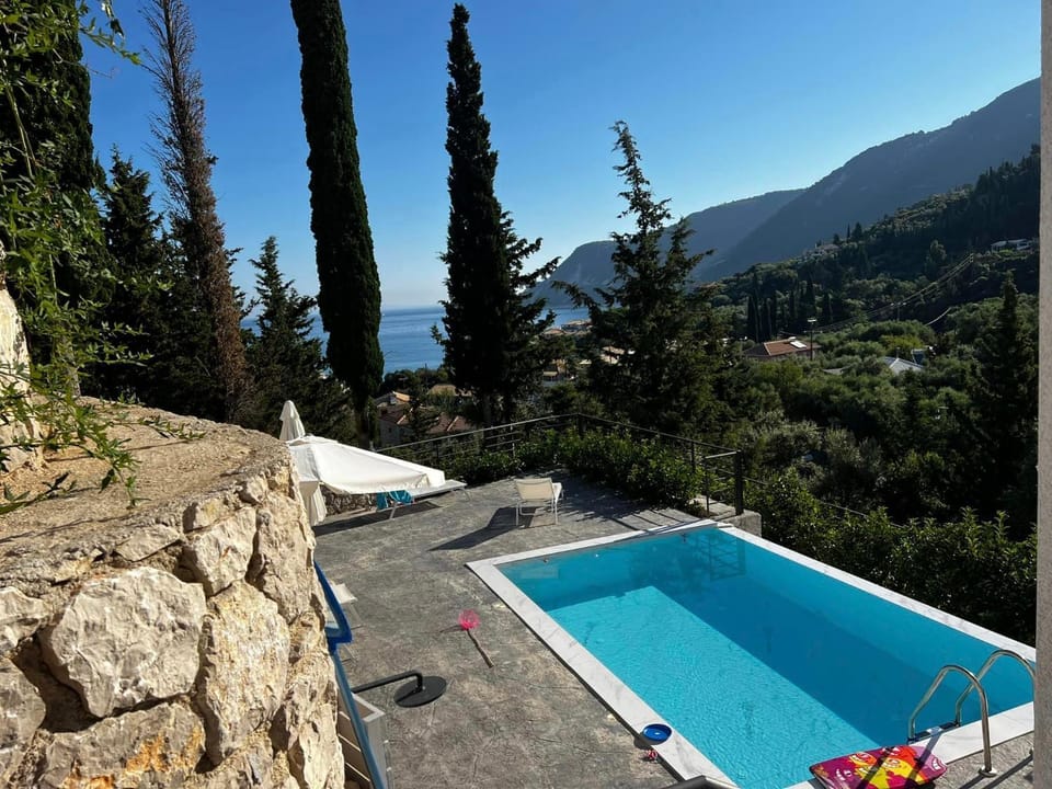 Mountain view, Pool view