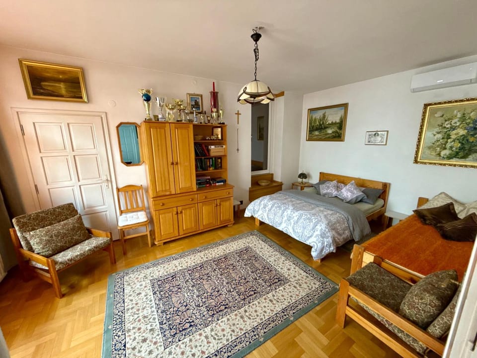 Perfect Remote-Workplace in Sunny Apartment Apartment in Lesser Poland Voivodeship