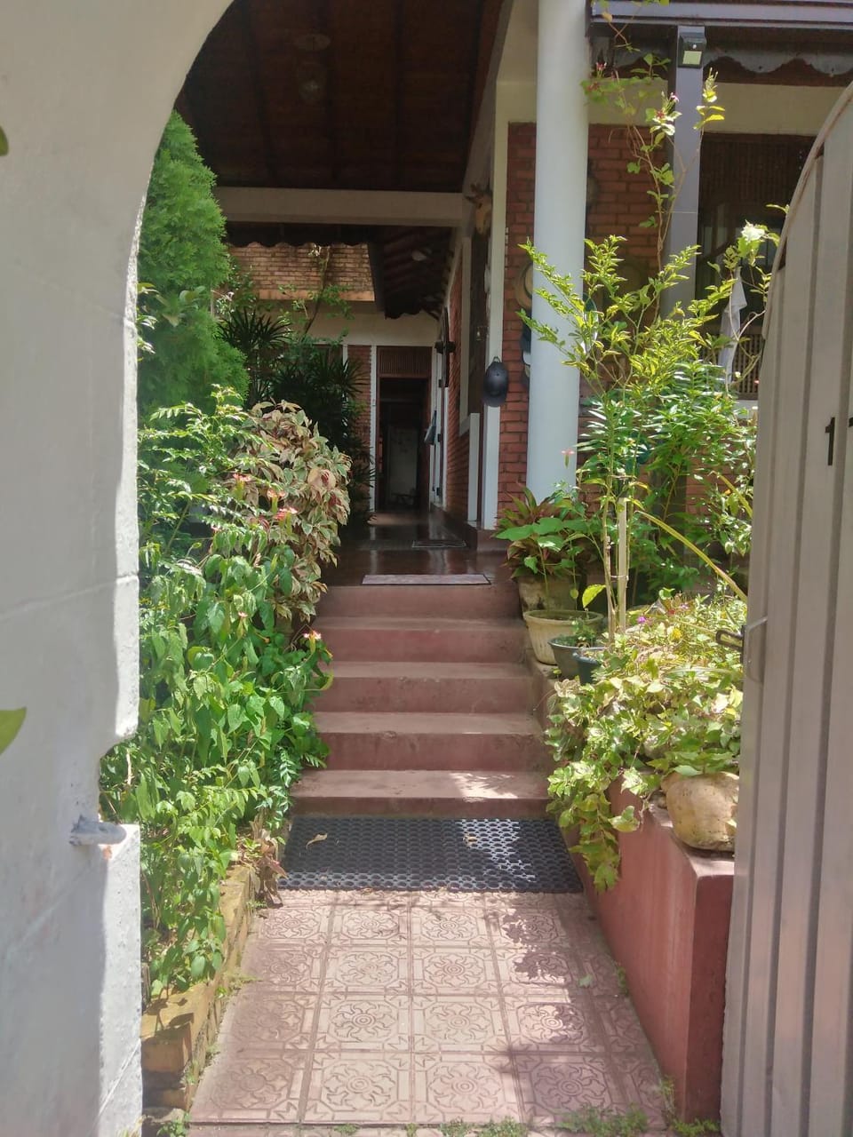 Roche's Cozy Corner R-2 Ground Level Vacation rental in Western Province