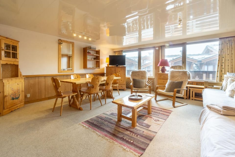 Property building, Living room