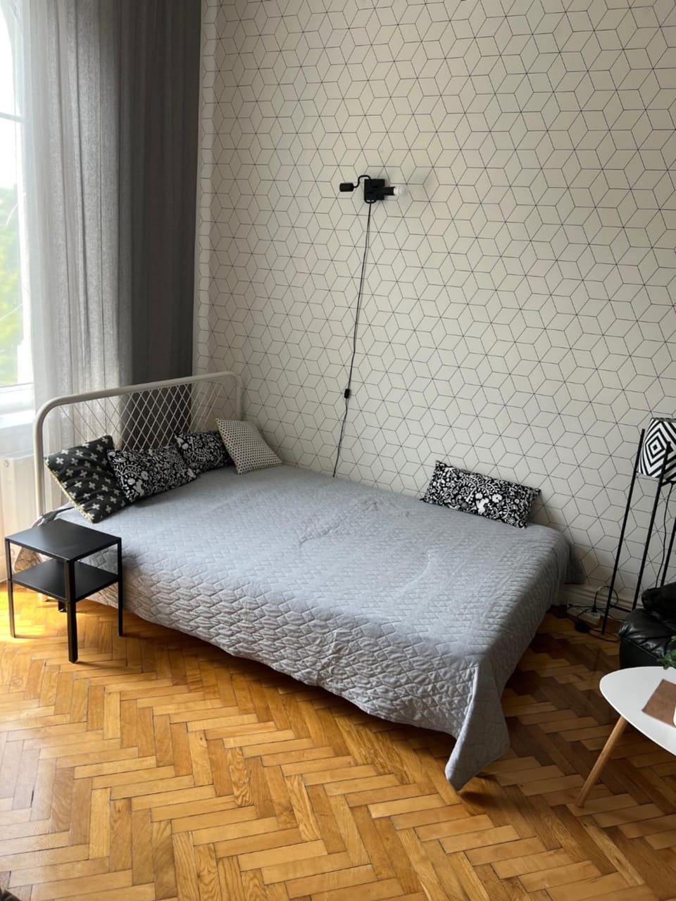 Bed, Living room, Photo of the whole room, Seating area, Bedroom