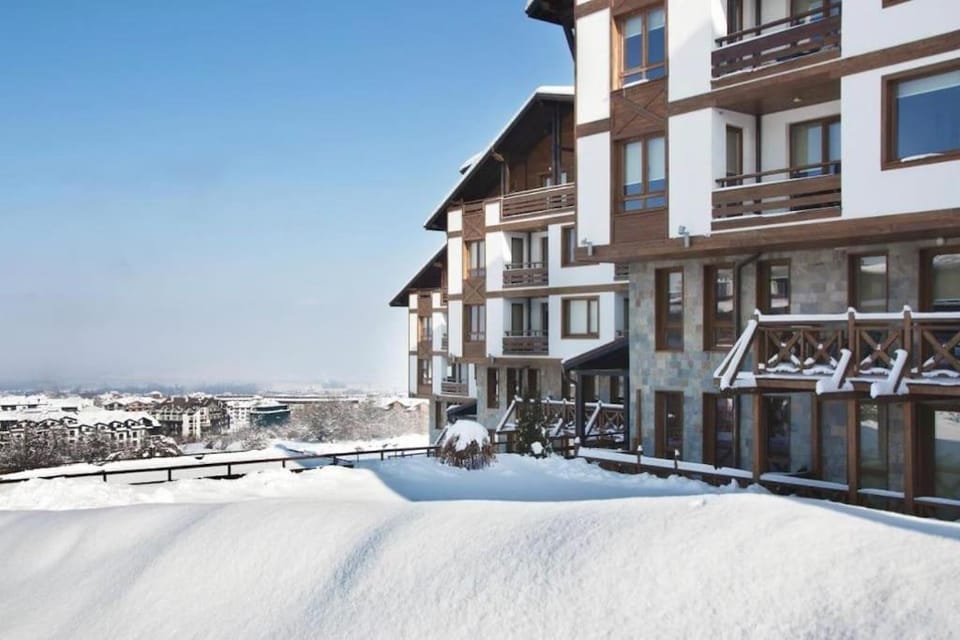 Property building, Natural landscape, Winter
