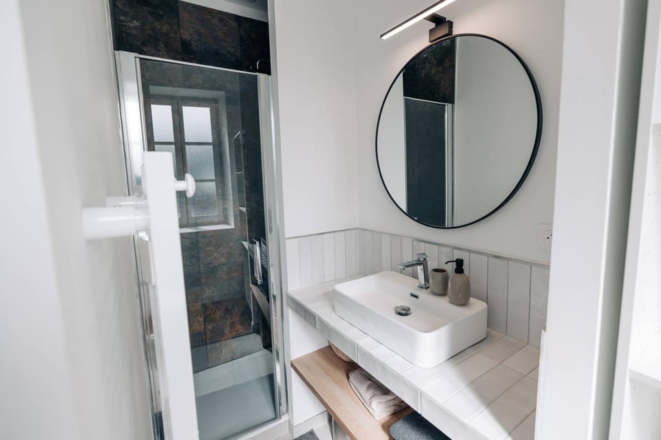 Shower, Bathroom, towels