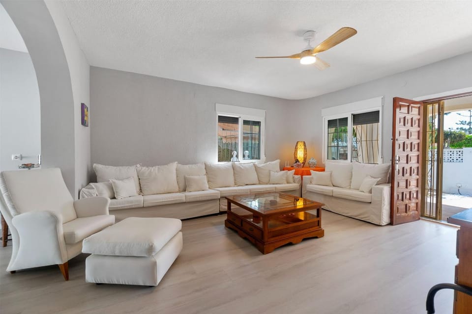 Communal lounge/ TV room, Living room