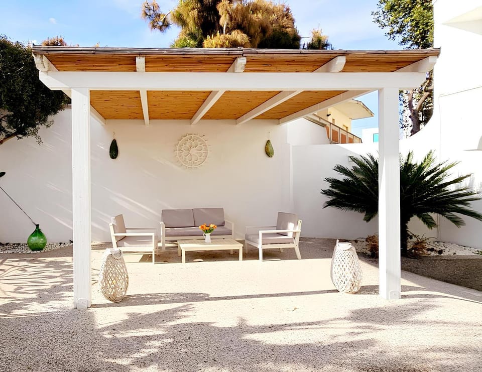 Patio, Facade/entrance, Garden