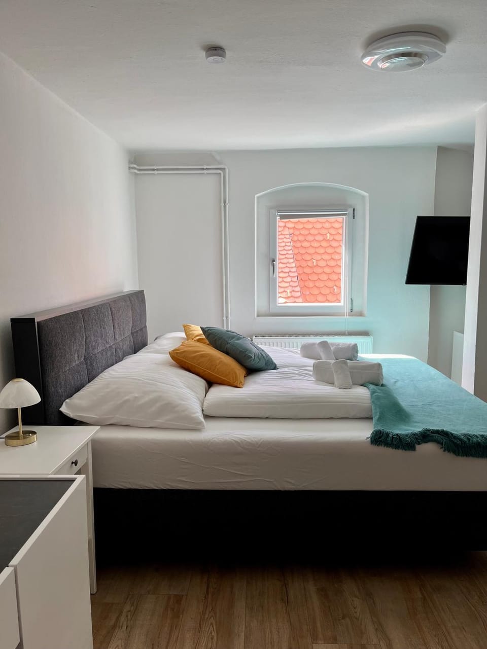 Bed, Living room, Bedroom