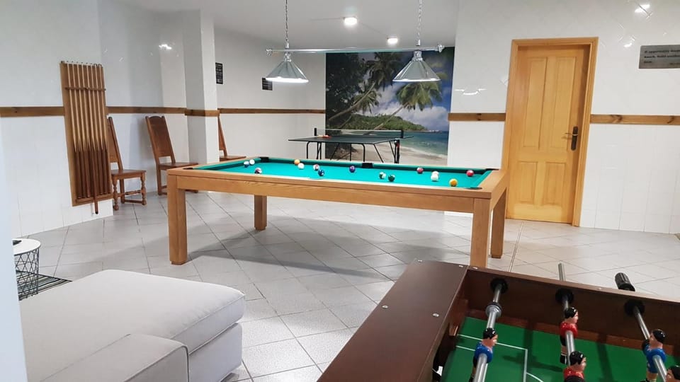 Villa Arquete 6 seat Jacuzzi 5 min walk to shops Villa in Guia
