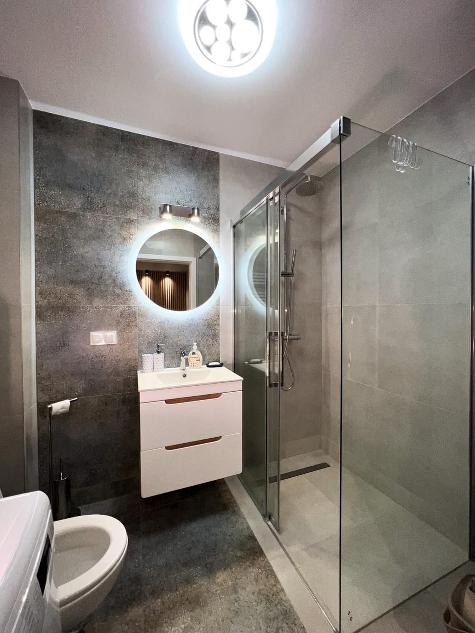 Shower, Toilet, Bathroom