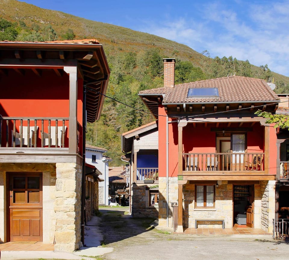 Property building, Day, Natural landscape, Mountain view, Parking