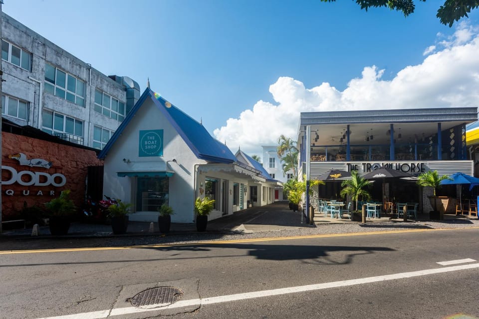 Property building, Street view, Location