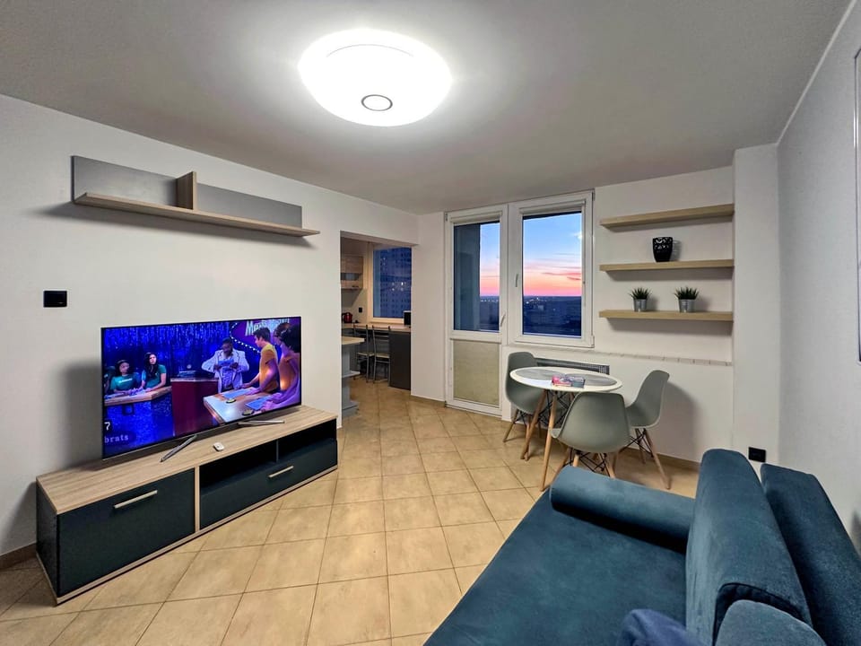 Communal lounge/ TV room, TV and multimedia, Living room, Dining area