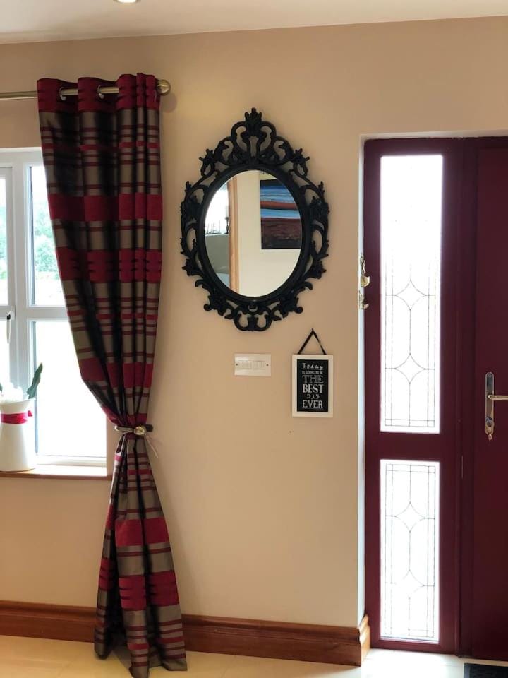 Connemara. 3 Bedroom, 8 bed, Holiday home House in County Galway