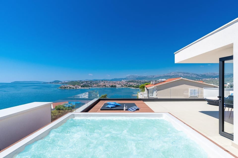 Superb Villa Meliora Villa in Podstrana