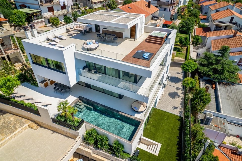 Property building, Balcony/Terrace