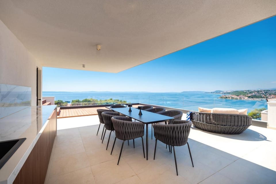 BBQ facilities, Dining area