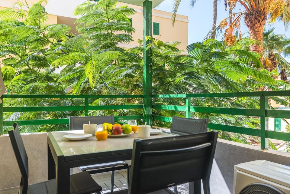 Home2Book Modern Las Olas Blues Maspalomas, Pool Apartment in Maspalomas