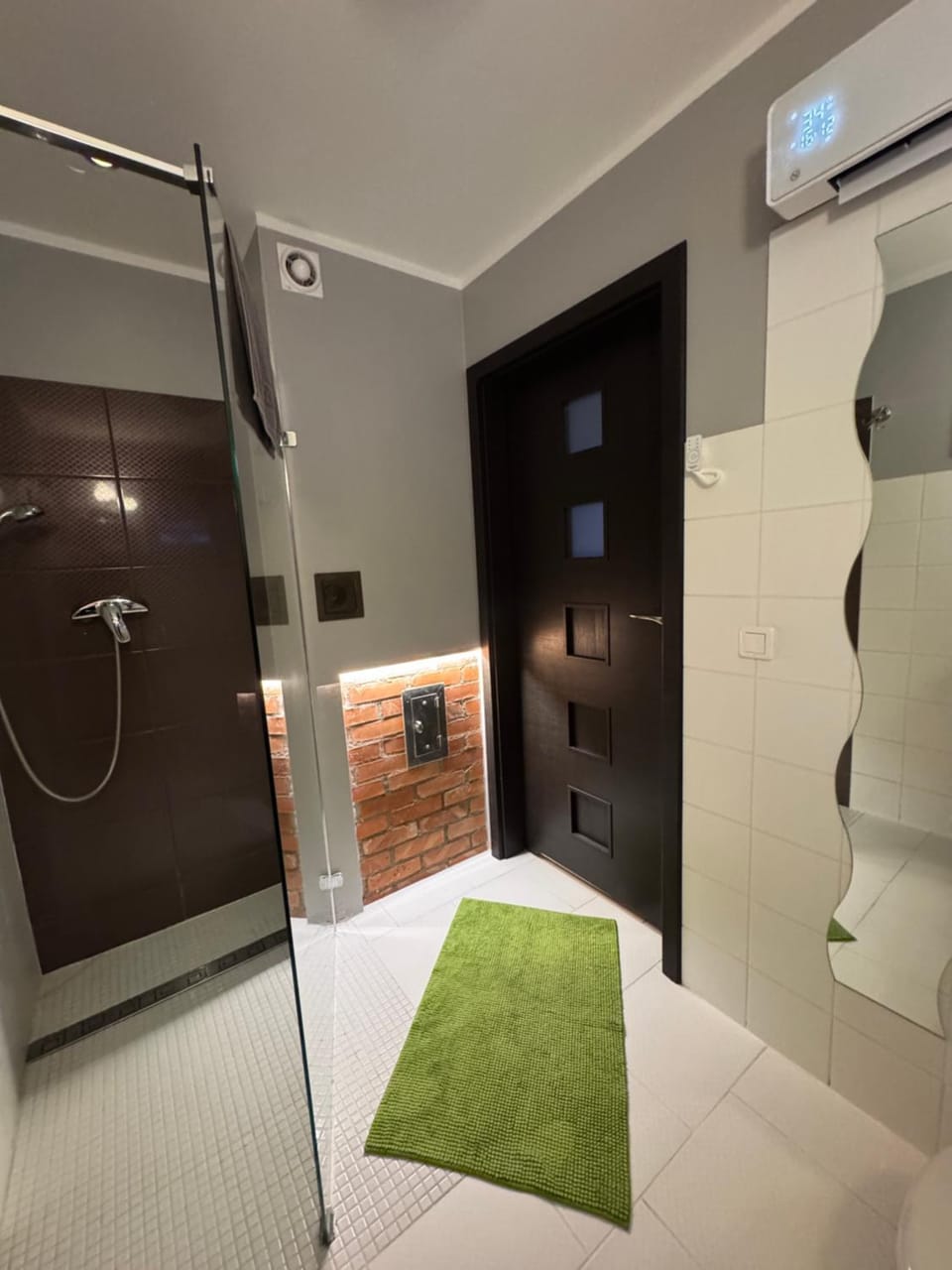 Shower, Bathroom, towels