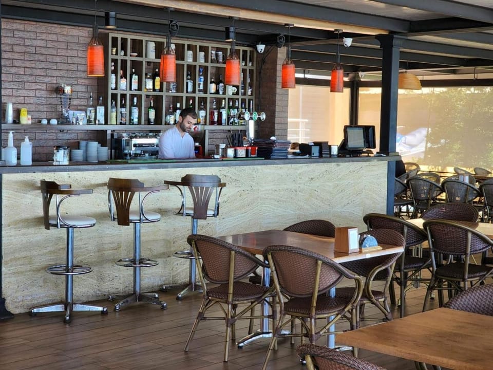 Restaurant/places to eat, Drinks