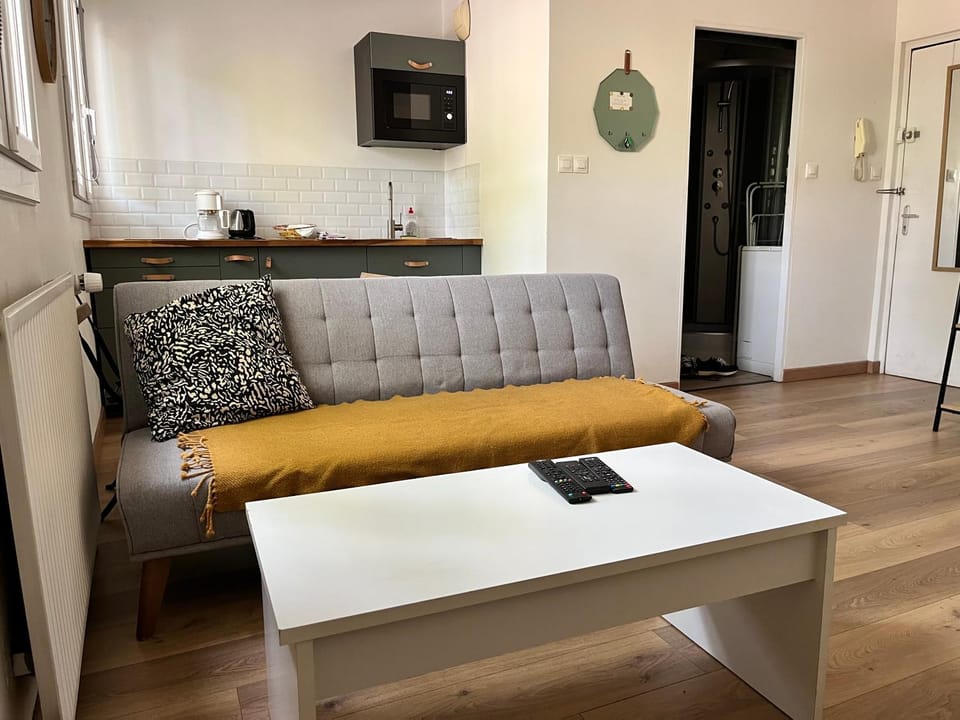 TV and multimedia, Living room, Seating area