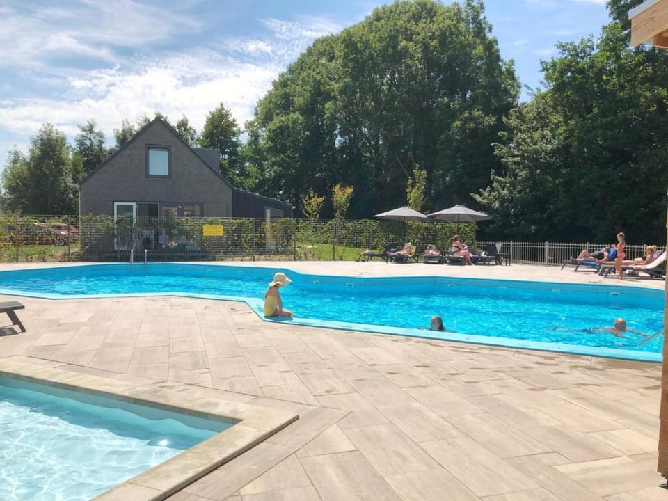 Swimming pool, Swimming pool