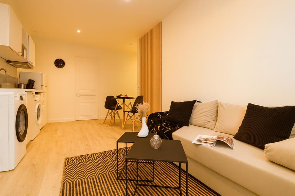 Cinéma & Jacuzzi aux Étoiles - CasaBianca Suite Apartment in Saint-Étienne