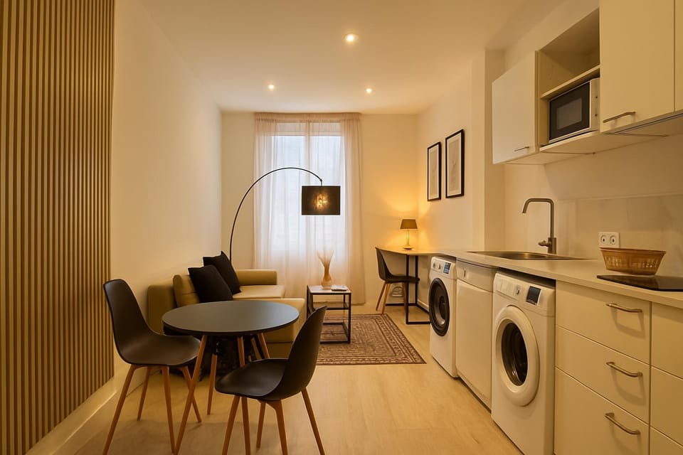 Cinéma & Jacuzzi aux Étoiles - CasaBianca Suite Apartment in Saint-Étienne