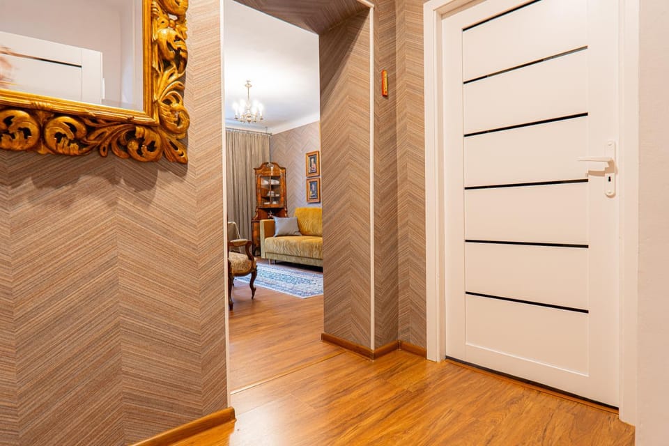 Art Apartament Chmielna 10 Apartment in Warsaw