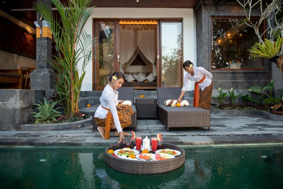 Seating area, Swimming pool