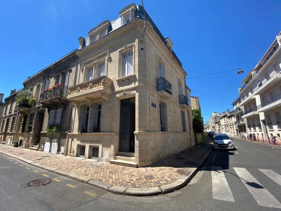 Property building, Street view