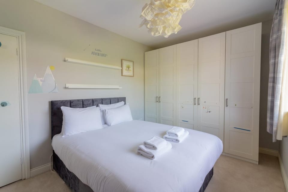 GuestReady - Tranquil Retreat in Kimmage House in Dublin