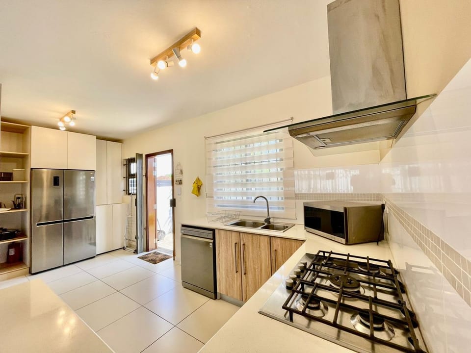Kitchen or kitchenette, dishwasher, minibar, oven, pet friendly, stove