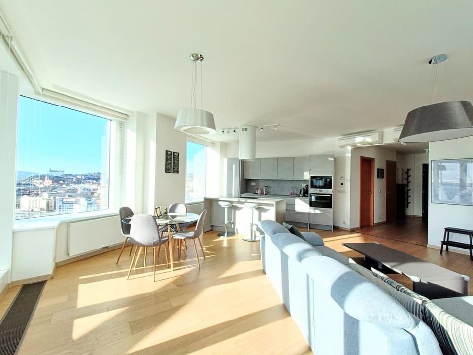 Kitchen or kitchenette, Living room, Dining area, pet friendly