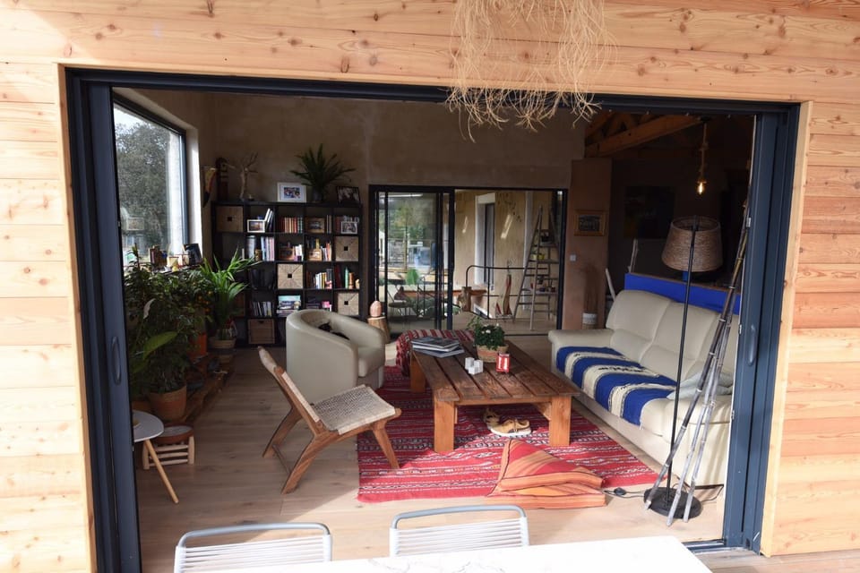SAWUBONA Bed and Breakfast in Fréjus