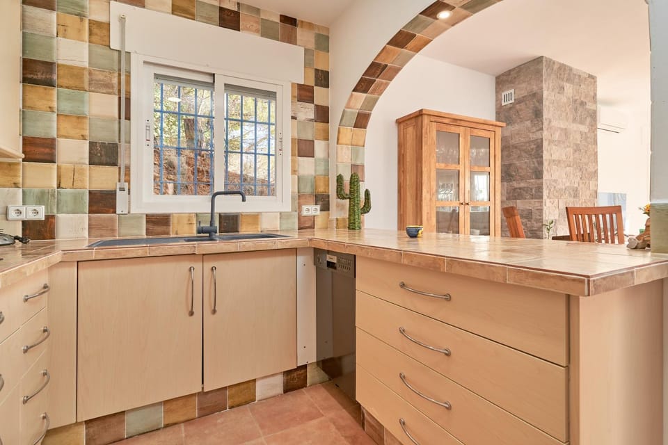 Kitchen or kitchenette, Living room