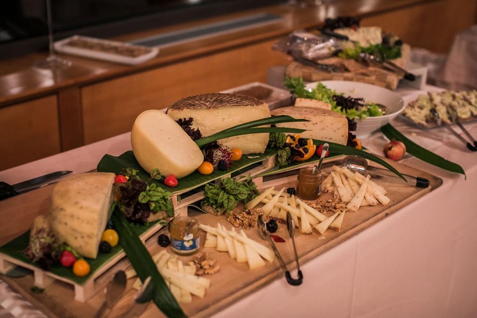 Food and drinks, Food