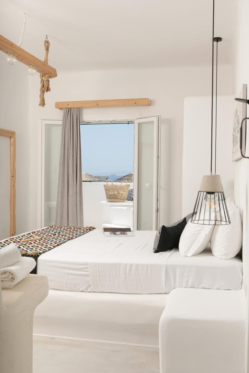 Bed, Photo of the whole room, Bedroom, Sea view