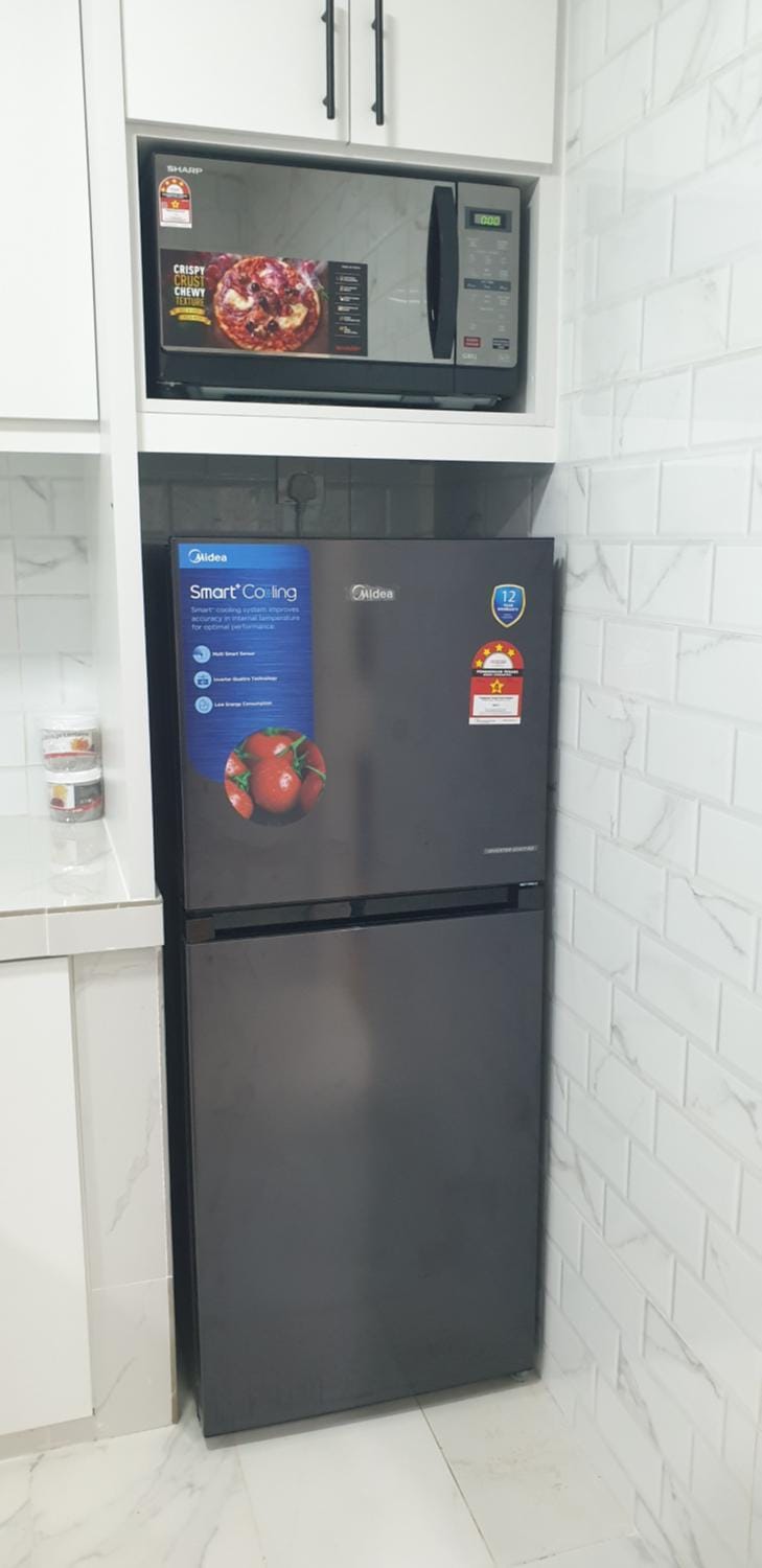 minibar, oven
