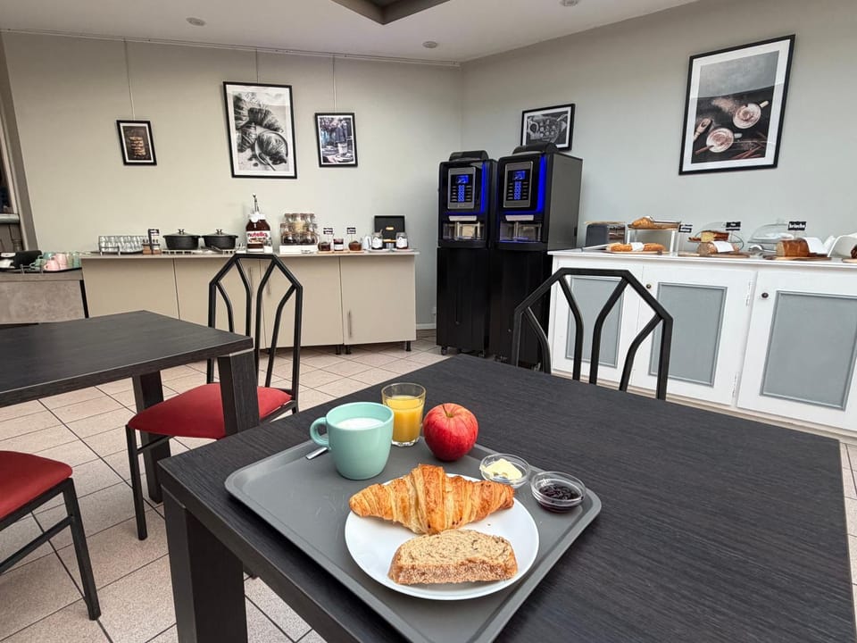 Breakfast, Continental breakfast, Continental breakfast, Buffet breakfast, Buffet breakfast