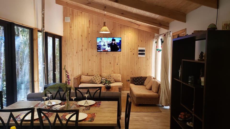 Cabaña bosque río House in Los Lagos, Chile