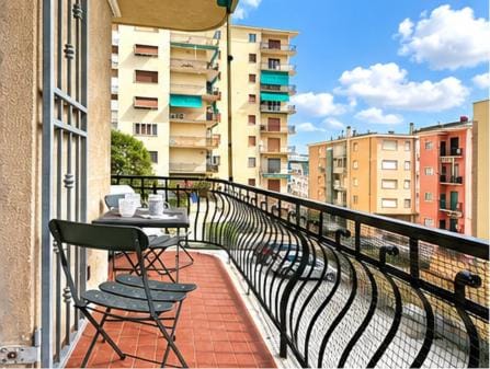 Hostdomus - Ca' Romana Apartment in Spotorno