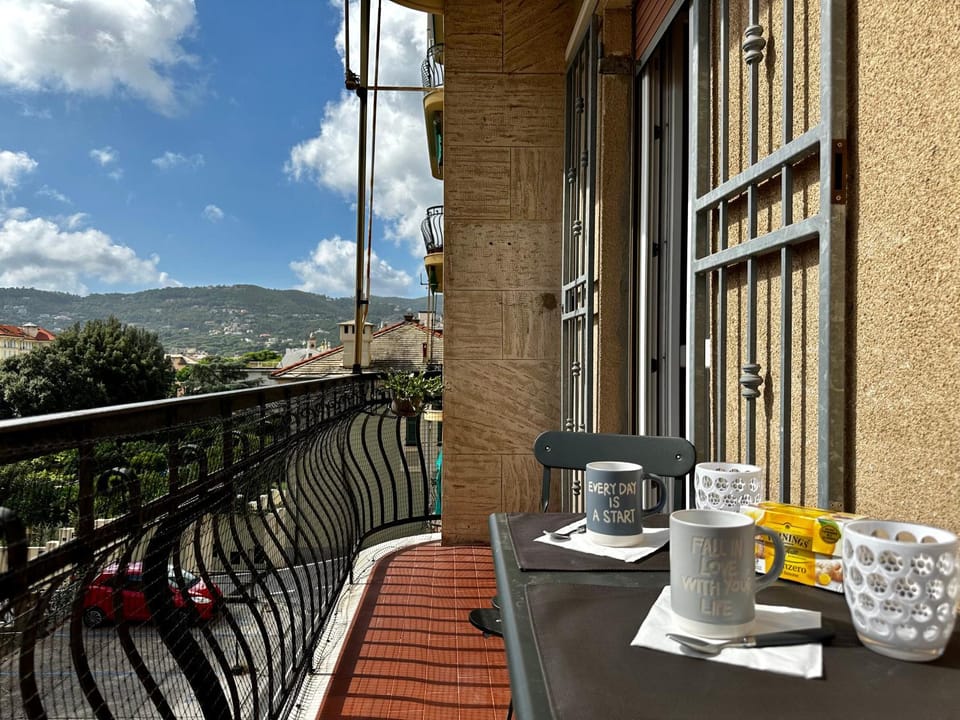 Hostdomus - Ca' Romana Apartment in Spotorno