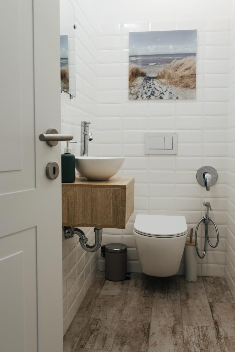 Toilet, bidet