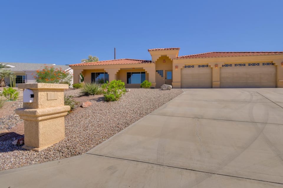 4 Mi to London Bridge: Lake Havasu City Home! House in Lake Havasu City