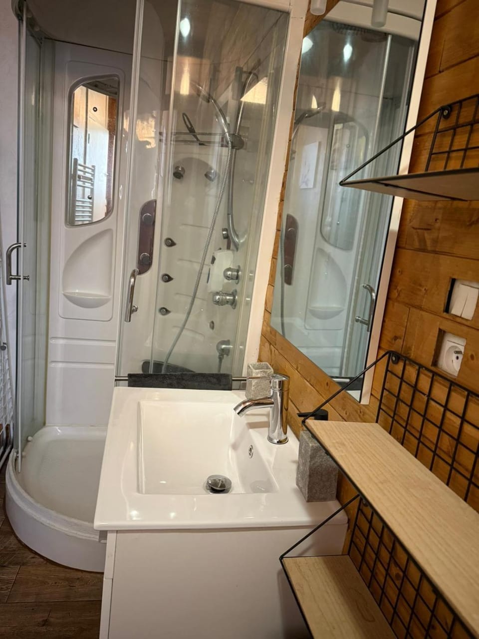 Shower, Bathroom, towels