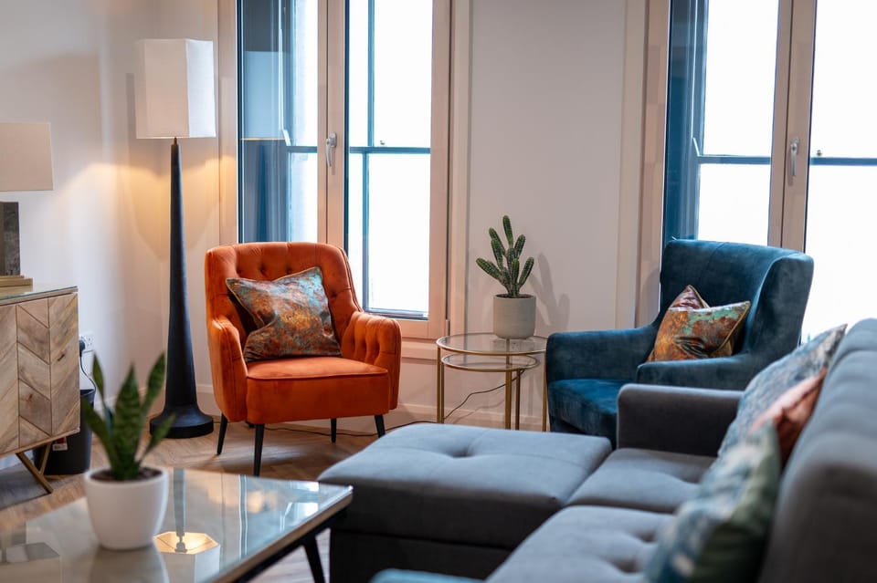 Living room, Seating area