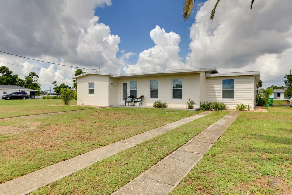 Pet-Friendly Port Charlotte Home w/ Canal Access! House in Port Charlotte