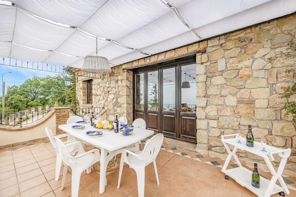 Patio, Day, View (from property/room), Balcony/Terrace, Dining area
