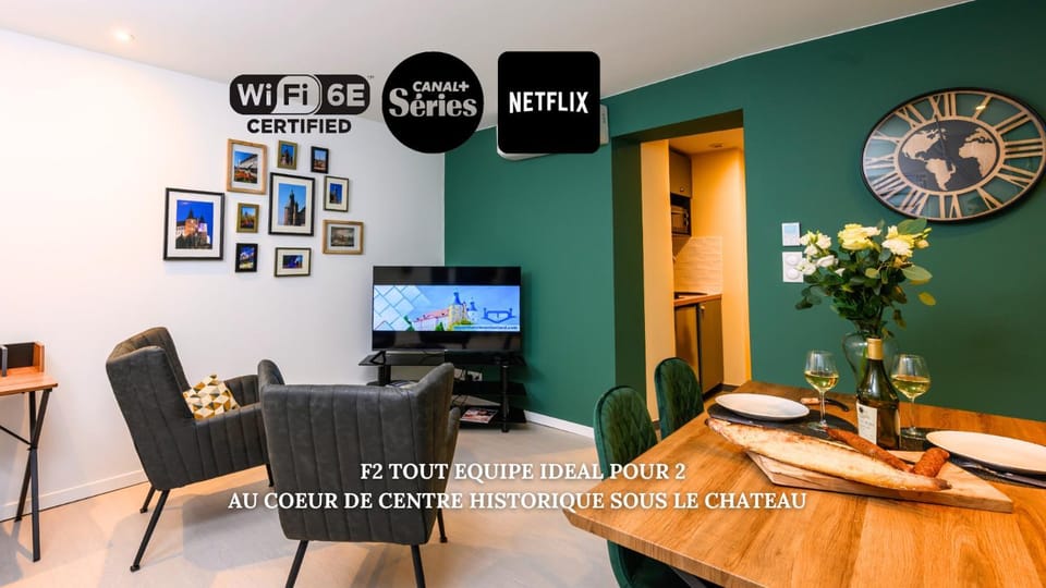 Communal lounge/ TV room